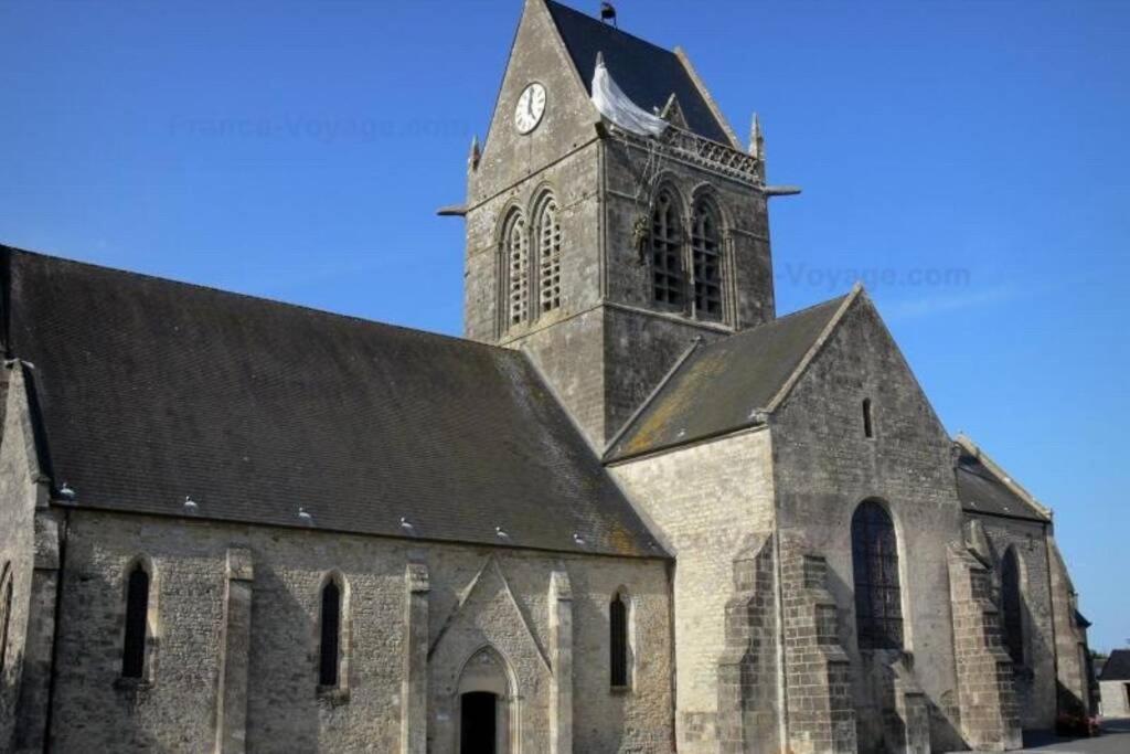 Gite En Cotentin Villa Etienville Esterno foto